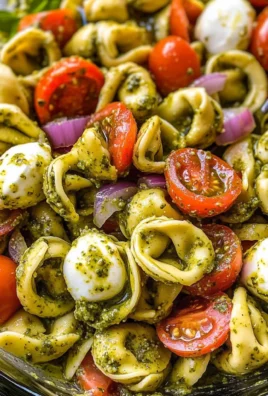 Easy Pesto Tortellini Pasta Salad