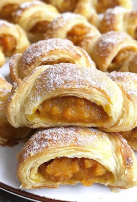 Mini Pumpkin Pie Crescent Rolls
