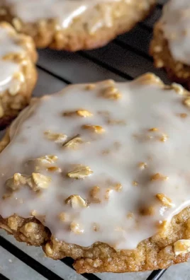 Iced oatmeal cookies - Crumbl copycat