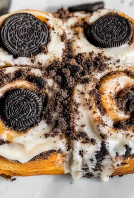 Oreo Cinnamon Roll