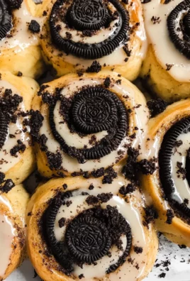 Oreo Cinnamon Rolls