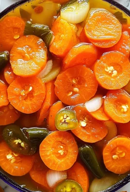 Mexican Pickled Carrots (zanahorias en escabeche)
